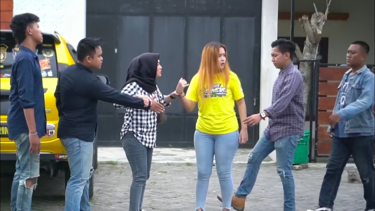 PACARNYA BOS MUDA DIPAKSA_MAU DIJODOHKAN SAMA PRIA KAYA NAIK MOBIL SAMA KAKANYA Tapi ternyata dia.. 