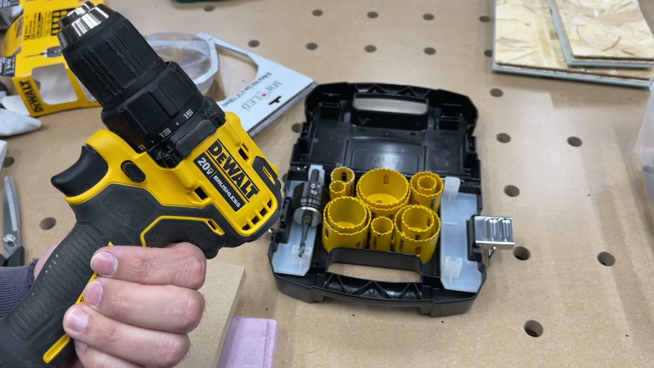 Распаковка и первый обзор набора коронок DeWalt Master (14 предметов) (D180005 V). Да, я идиот...