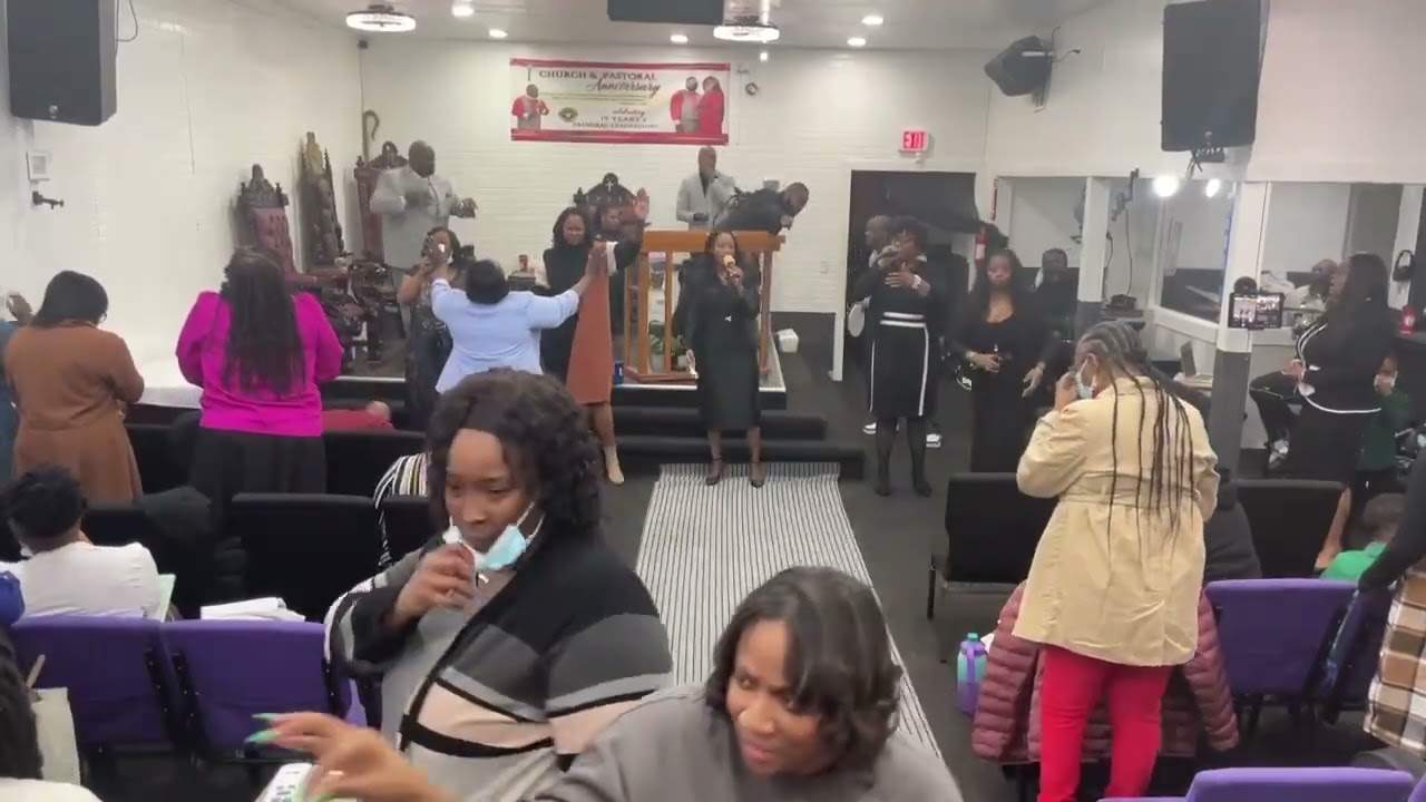 WATCH NIGHT SERVICE W/PROPHETESS ERICA HARRIS 
