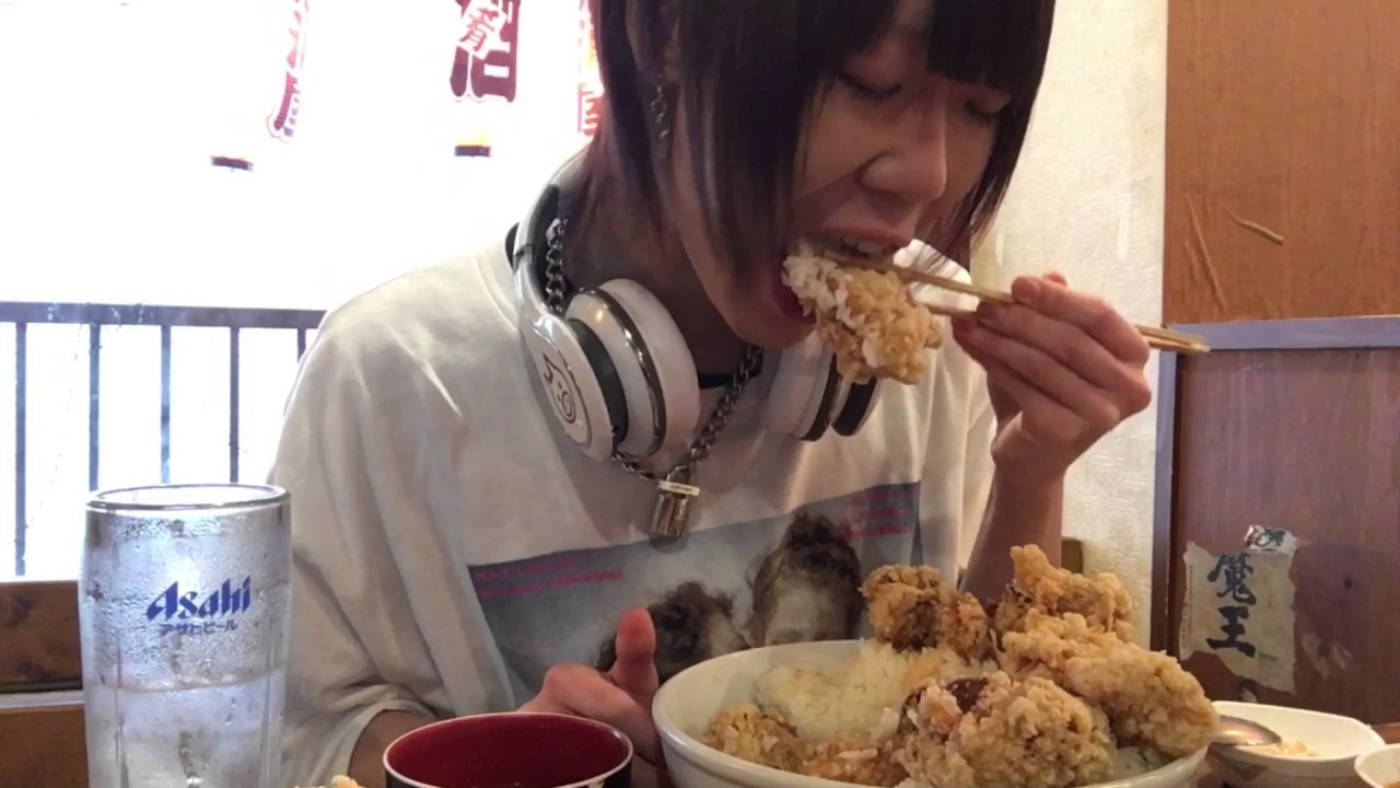 大食いチャレンジ→ひなたかなた の唐揚げ丼を食べた。