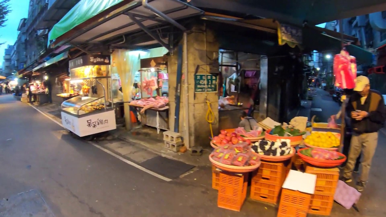⁴ᴷ⁶⁰ Walking Taipei, Taiwan : Taipei Main Station to Shilin in Early Morning (December 18, 2019)