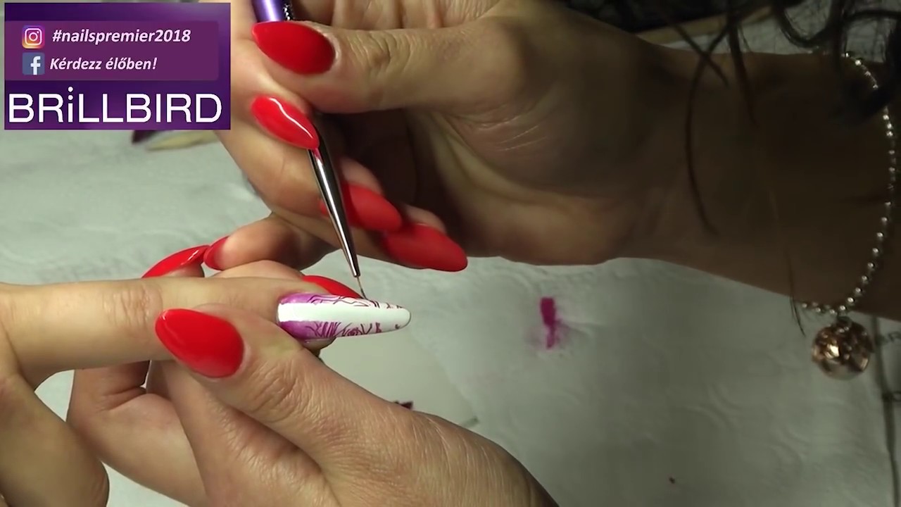 Neon-fehér nyomdaminták Nails Premier 2018 tavasz