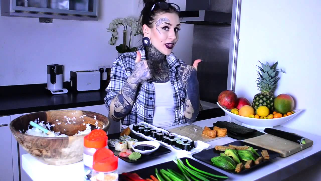 Vegan Thai Green Curry - Cooking with Monami Frost