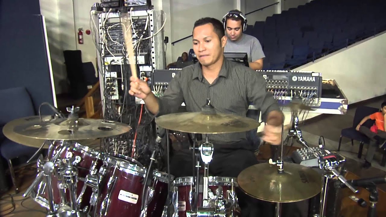 Invitamos al Espiritu Santo - Edwin Zeballos