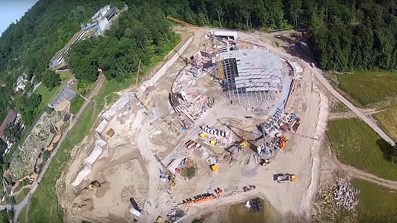 Zoo Z&uuml;rich: &Uuml;berflug Baustelle Kaeng Krachan Elefantenpark