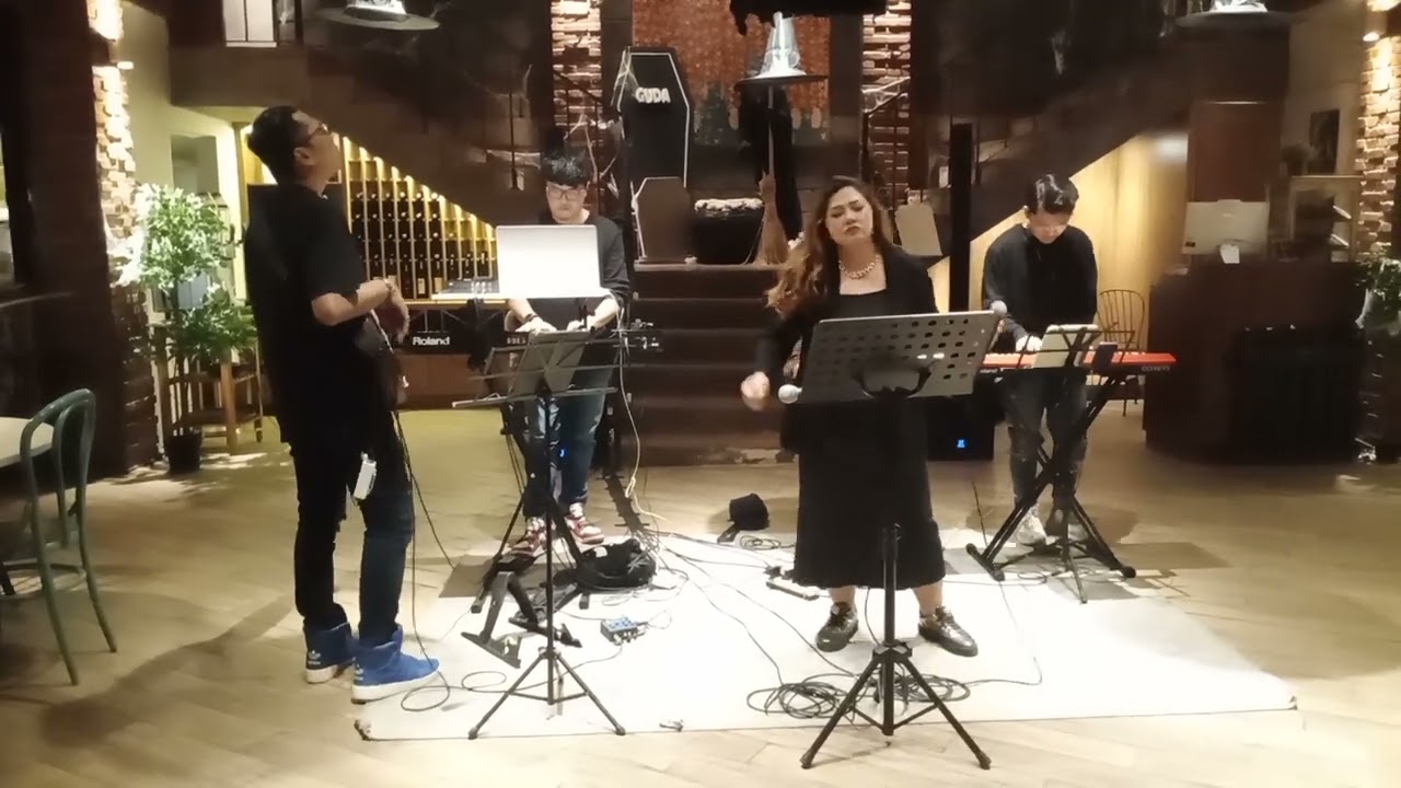 Agis Kania - Feeling Good Live at Guda Bandung