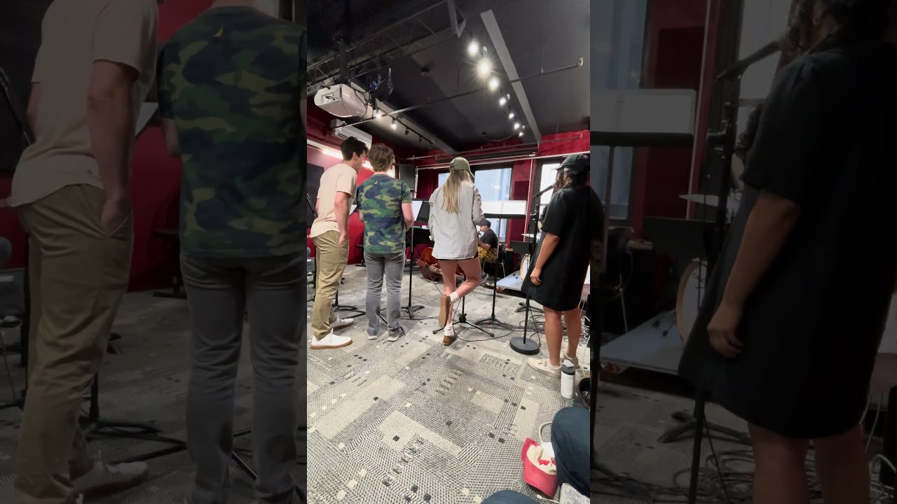 red lights featuring kuhoo verma and taylor louderman!! 