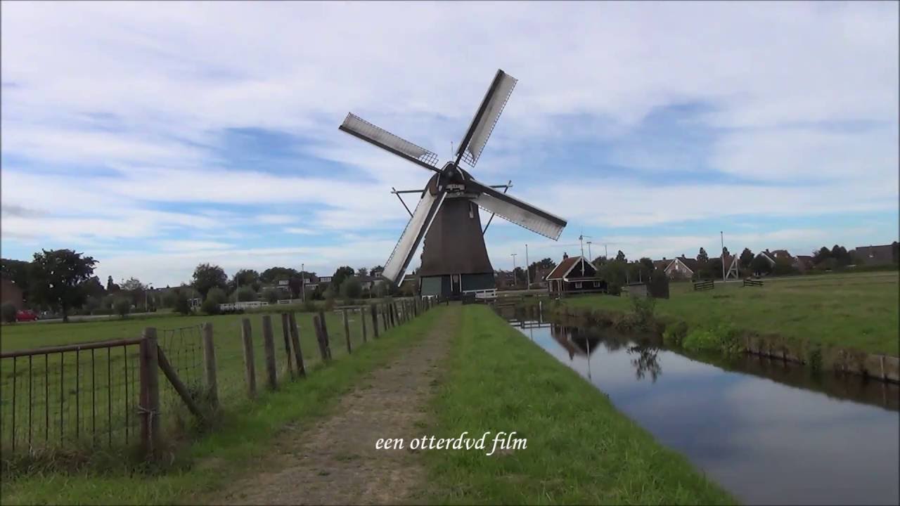 Stan Baltus laat ons molen de Kat zien.