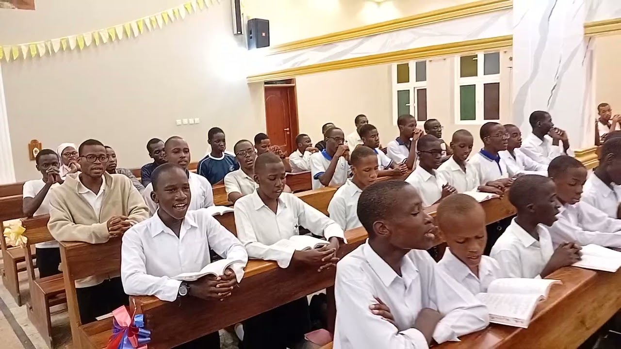 Ibada ya kuabudu Ekaristi Takatifu pamoja na Masifu ya jioni Visiga Seminary
