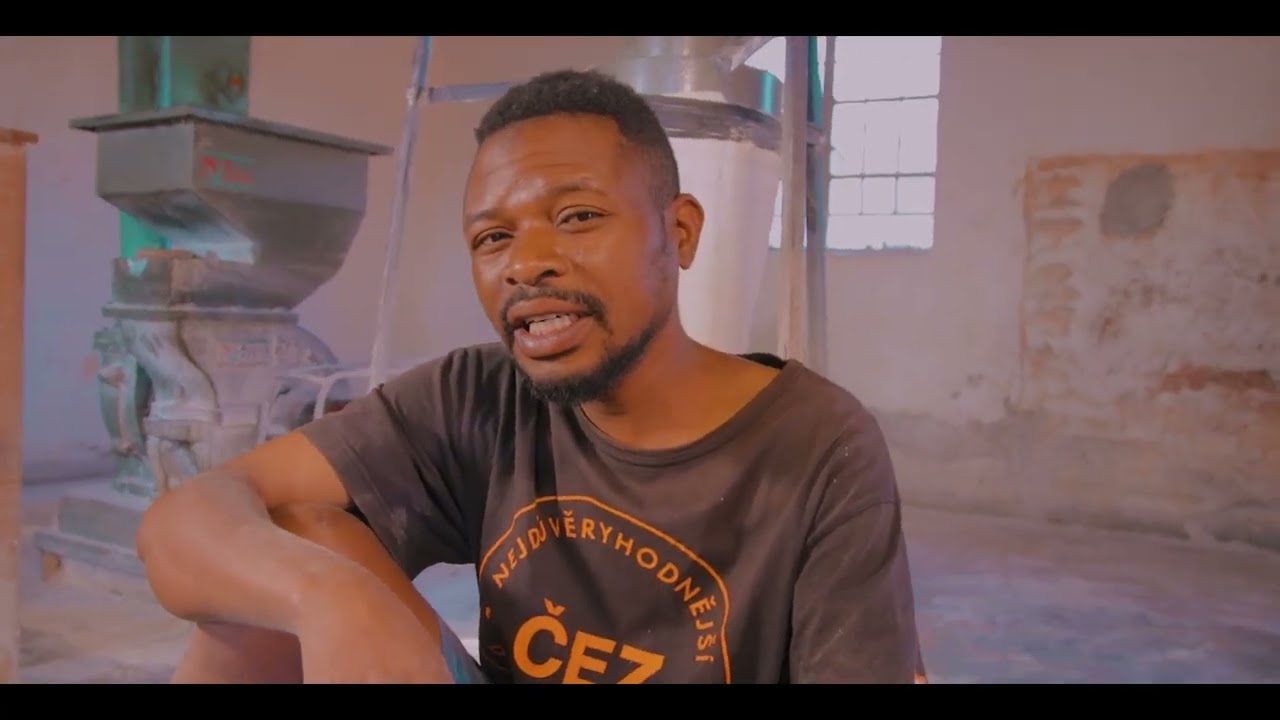 ZWANELE_ZOMWEZI FT NATHAN BARRY(official video) 