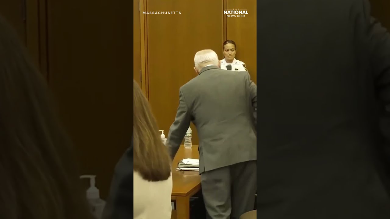 Старшина присяжных по делу об убийстве Линдси Клэнси сообщил, что 1 ПРИСЯЖНЫЙ ЗАТЯГИВАЕТ вынесени...