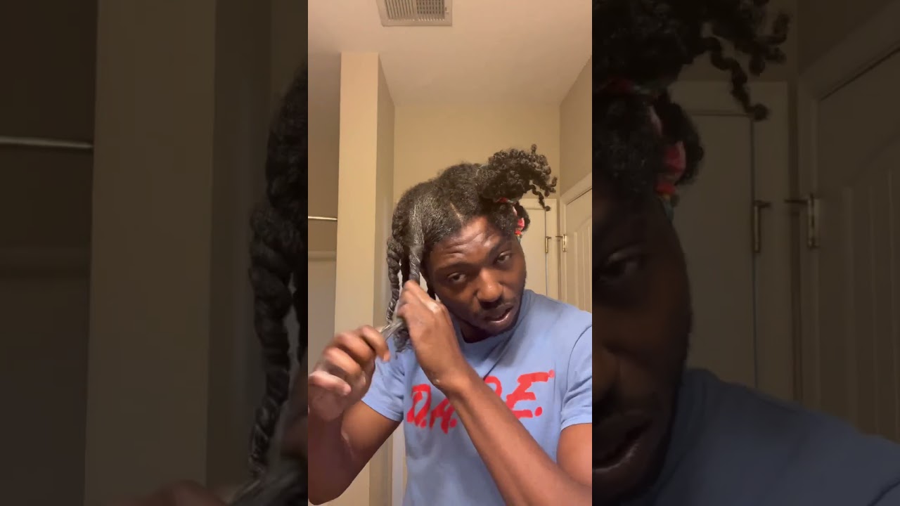 Detangle session with Aussie moist  #conditioner #curlyhair #shorts