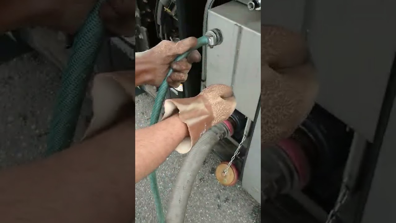トイレ付バスの排泄物の処理方法！(タンク内の掃除)