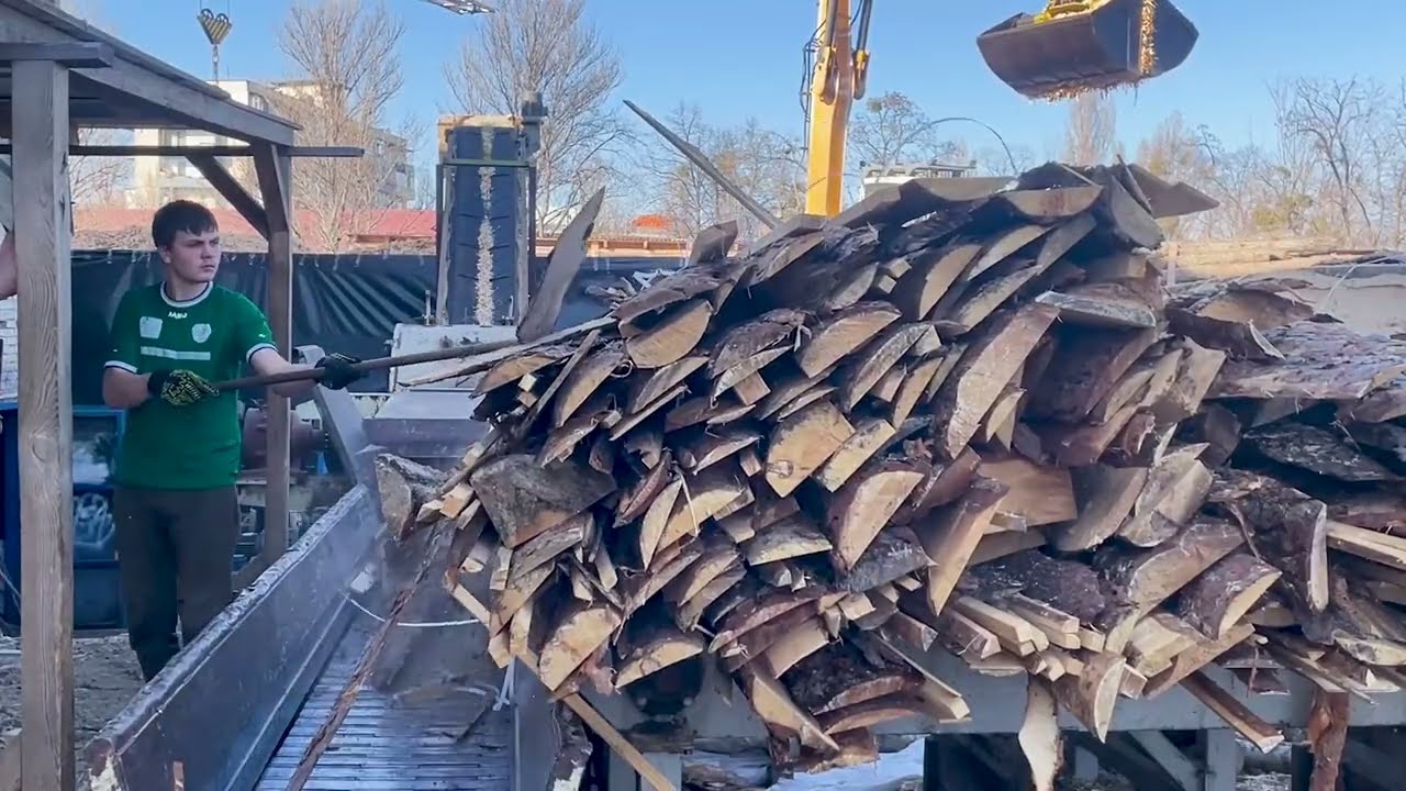 MEGA Professional Wood Chipping 24/7 | Industrial Skills and Power