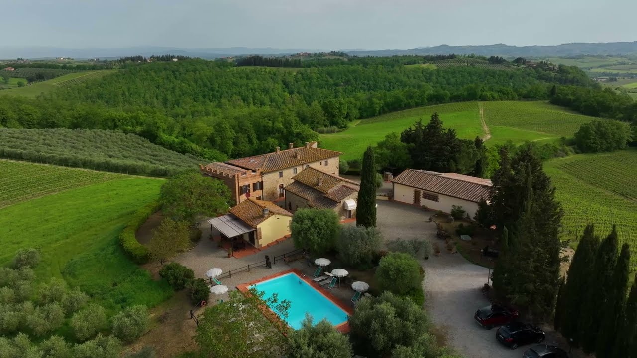 Agriturismo con azienda agricola a San Gimignano | Agritourism with farm in San Gimignano