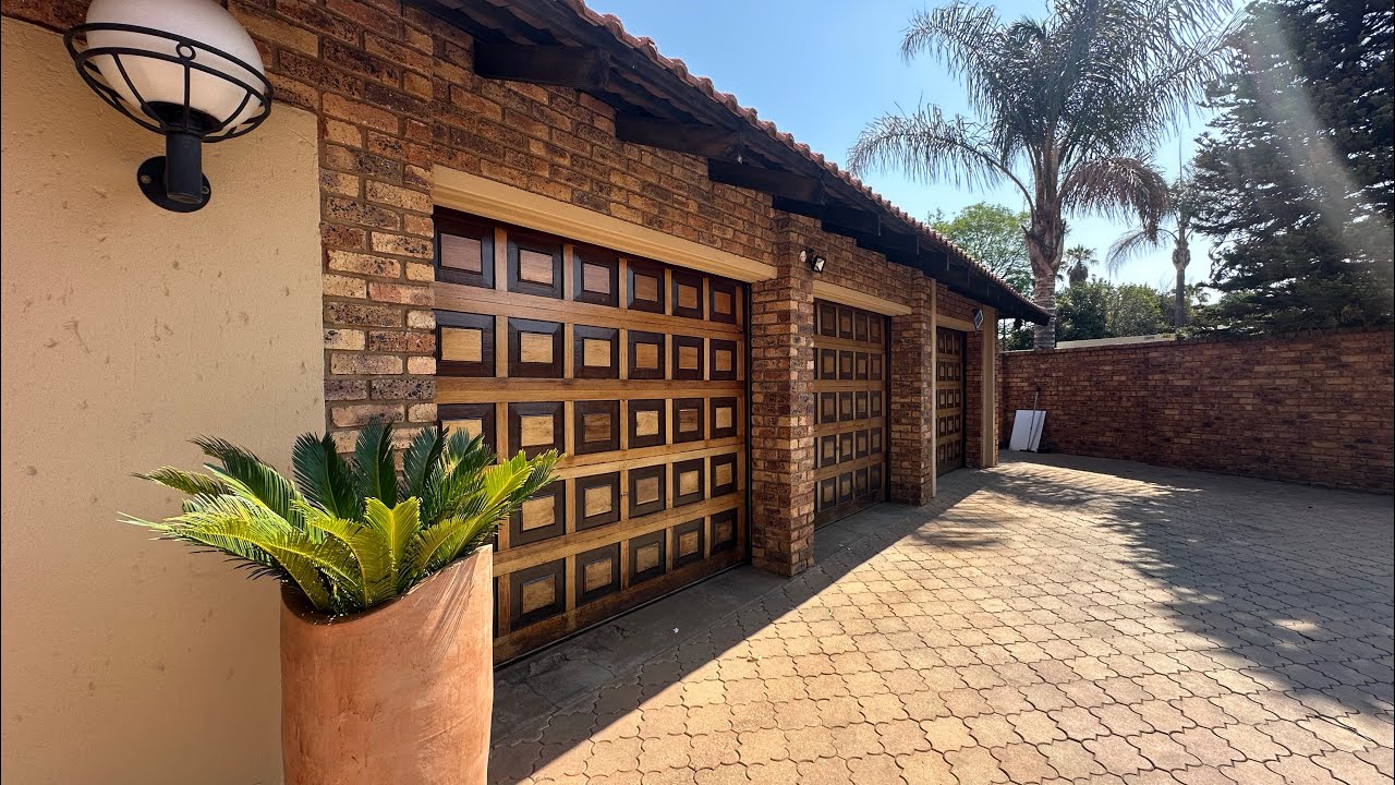 4 bedroom house for sale in Sunward Park Boksburg