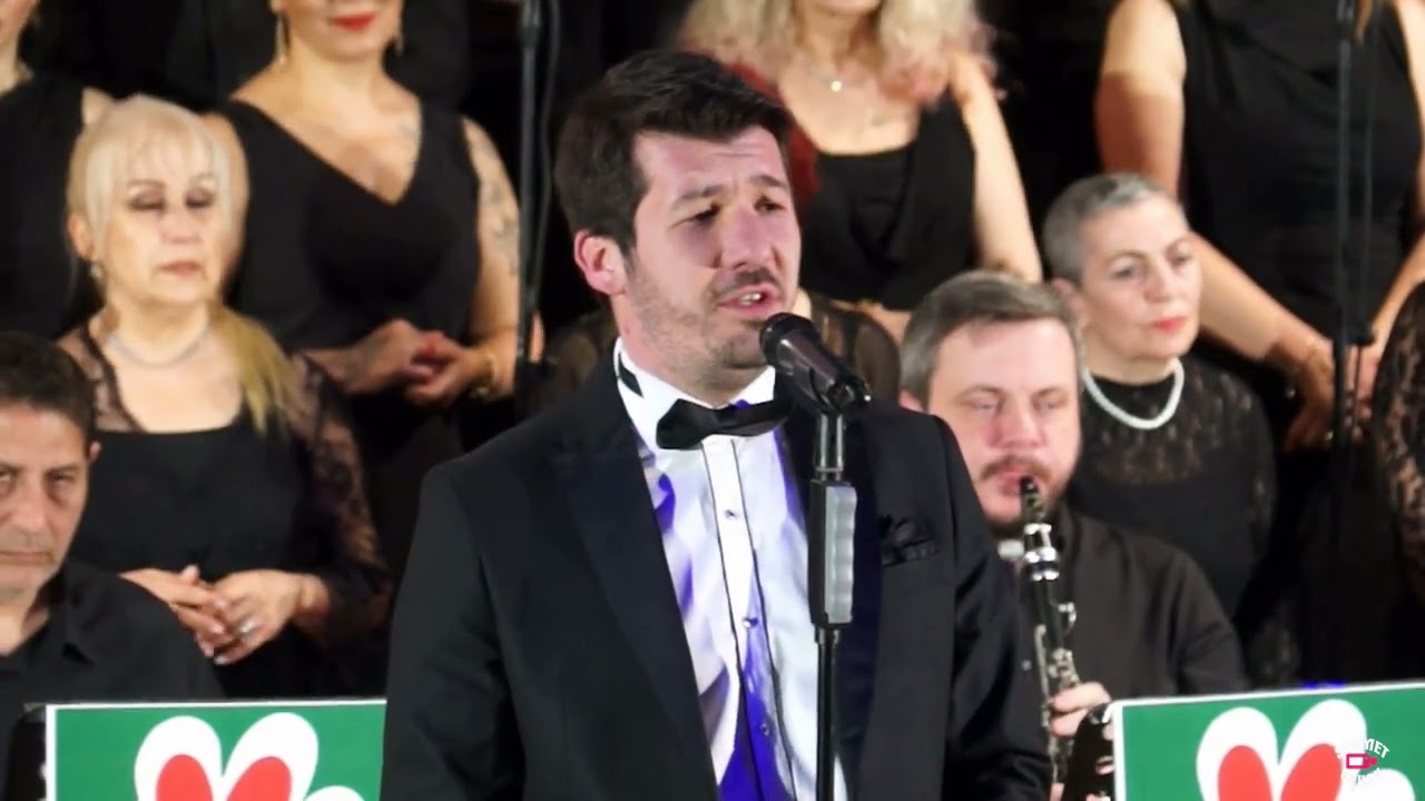 Emre Fidan - Şu Karşıki Dağda, Lambalar Yanar (Müziğin Renkleri Korosu)