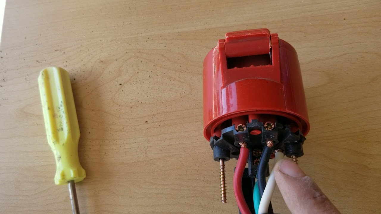 3 phase plug. 4 lead to 3 wire.  how to make the connection