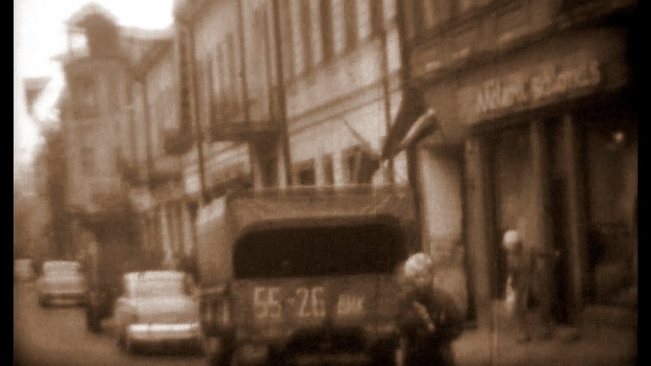Laisvės alėja ir užtvertos skersinės gatvės (Kaunas 1970)