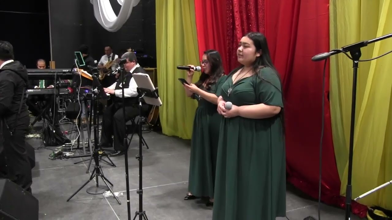 El Padre Hoyos orando y Jesús sanando y liberando - P Jose Eugenio Hoyos