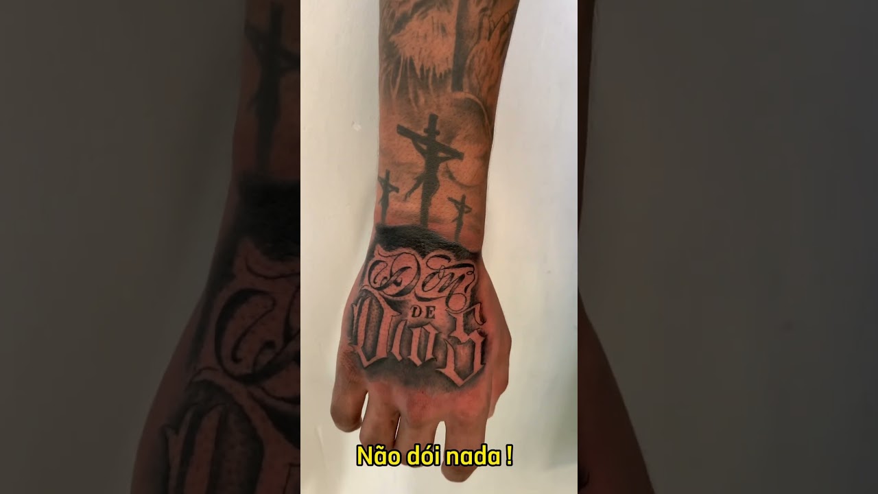Tatuagem na m&atilde;o doi ? 🤔 #tattoo #tatuagem #tattooart