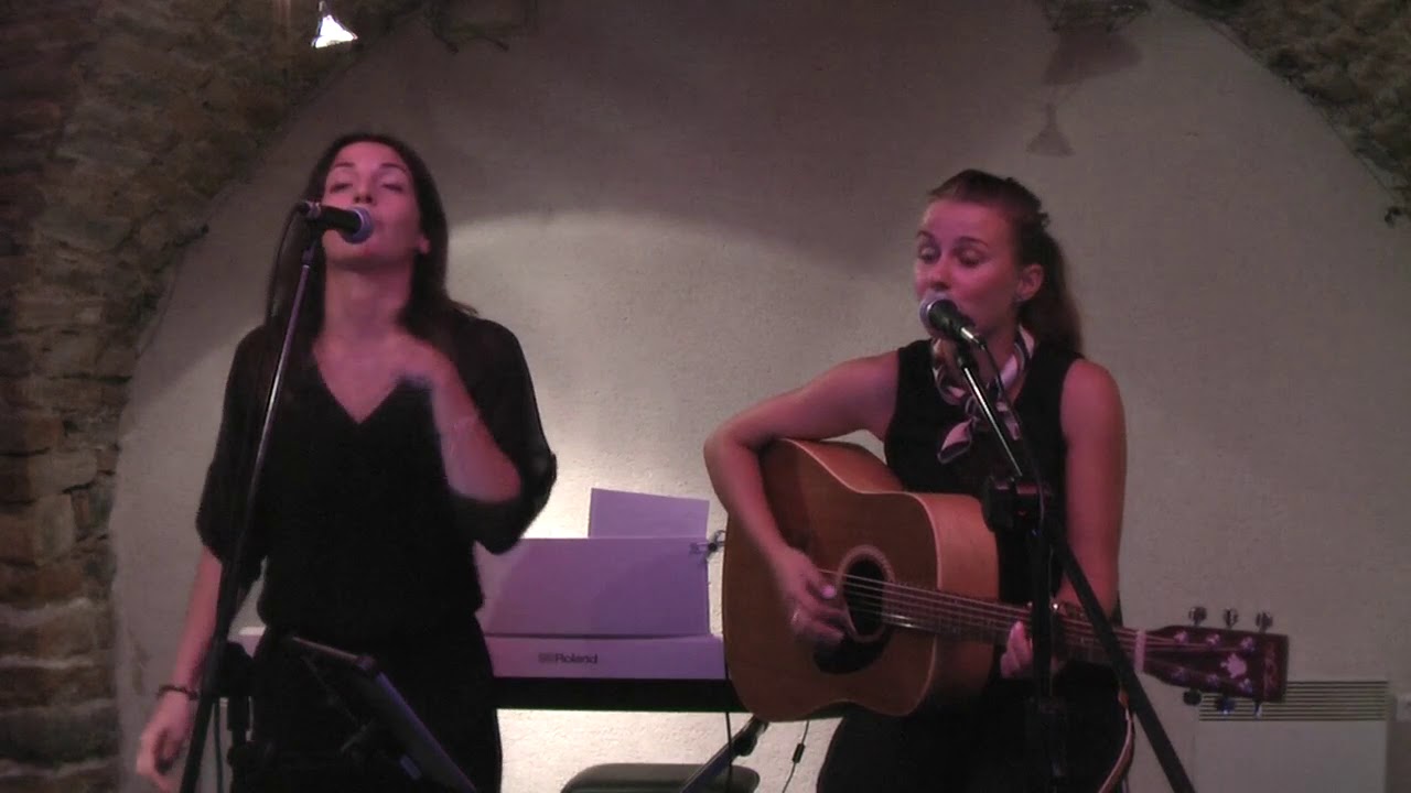 Caresse moi d'Yves Jamait cover by Valentine et Louise