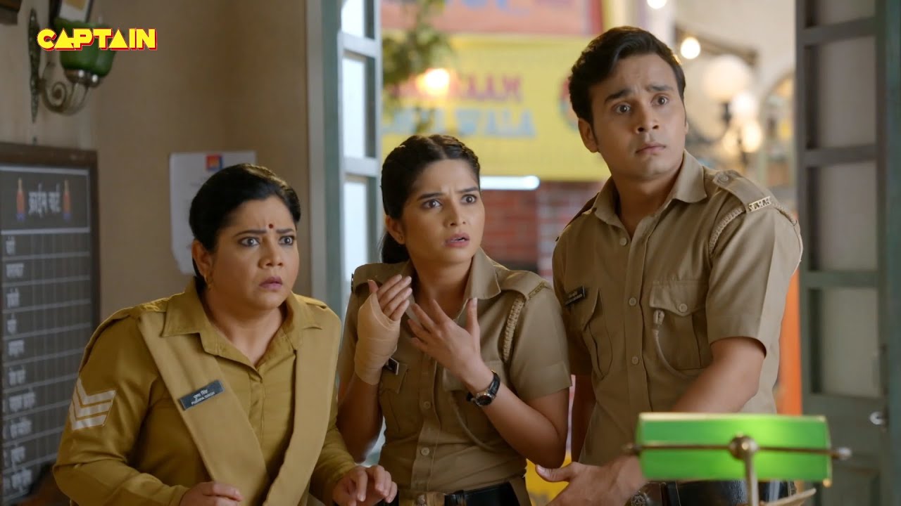 थाने में आए सांप को पकड़ लिया जब Karishma Singh ने अपने हाथ से || Maddam Sir