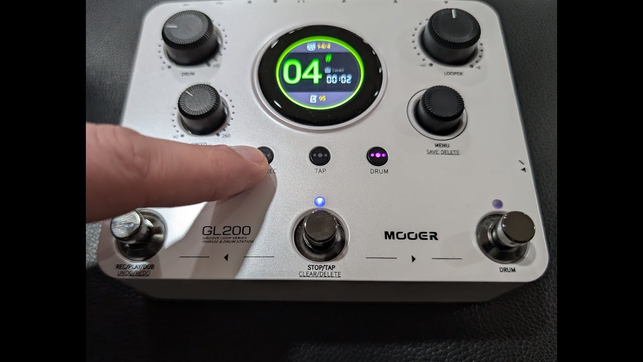 MOOER GL200 Review. How is this Feature-Rich Looper & Drum Machine Pedal?