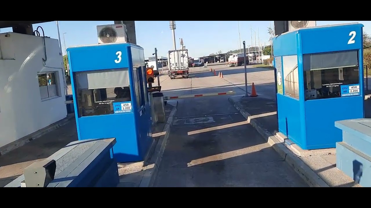 Cruce fronterizo, entre Argentina y Uruguay por el paso Gualeguaychu y Fray Bentos..