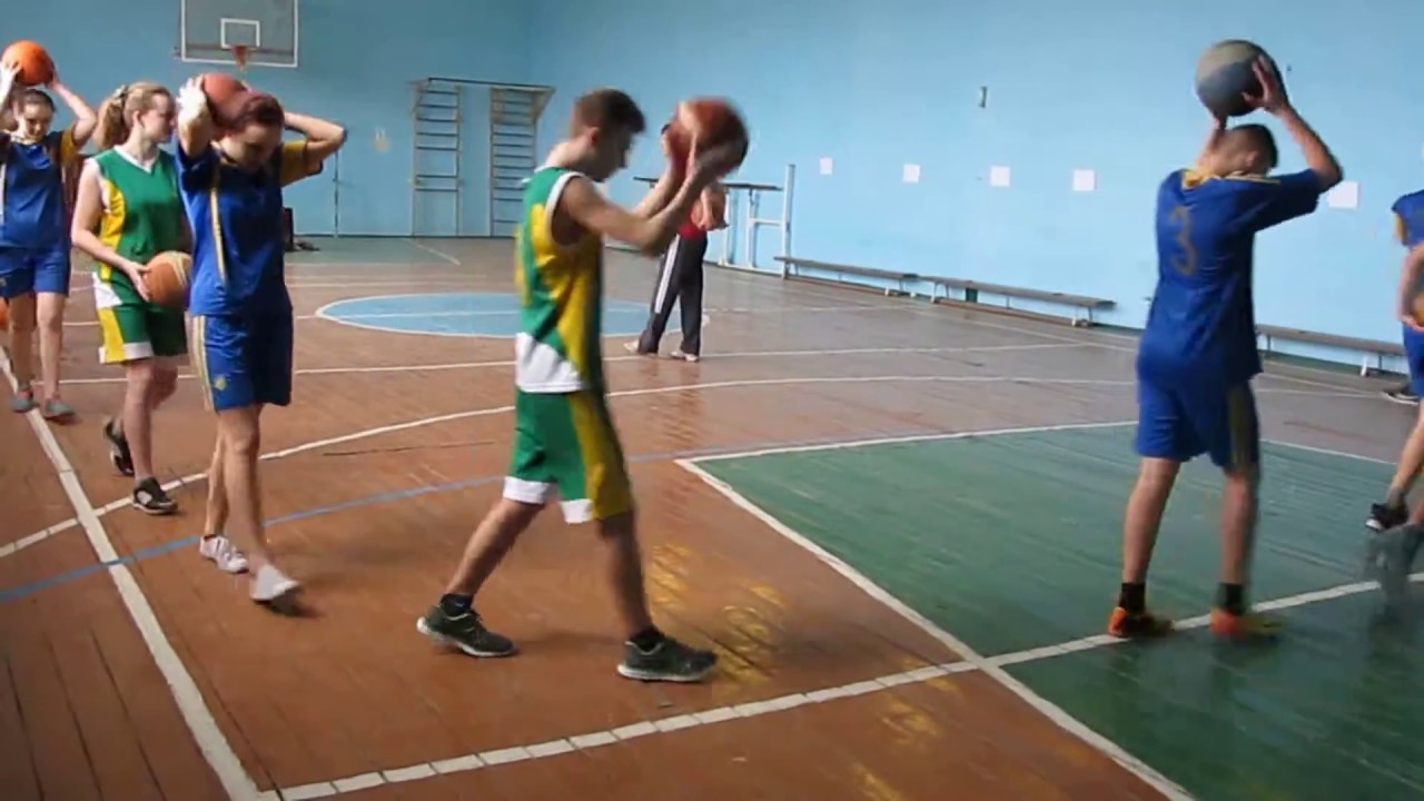 Комплекс ЗРВ в русі з баскетбольними м'ячами