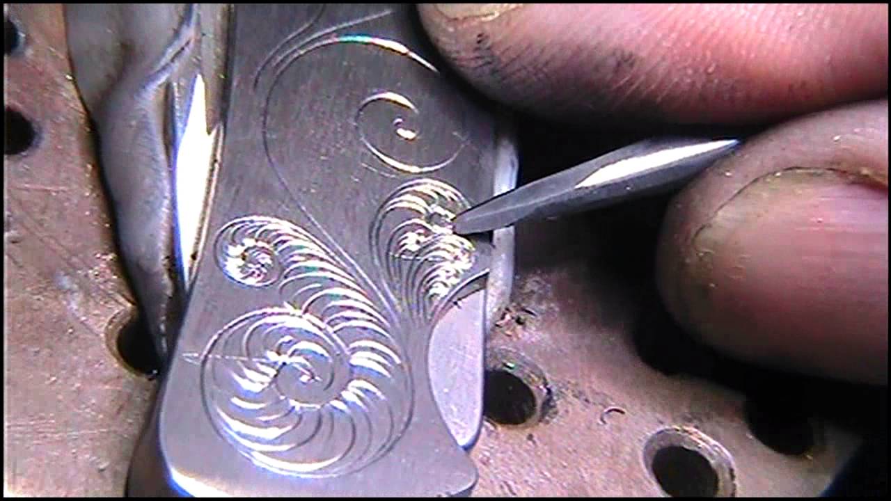 Hand Engraving Buck Folding Knife