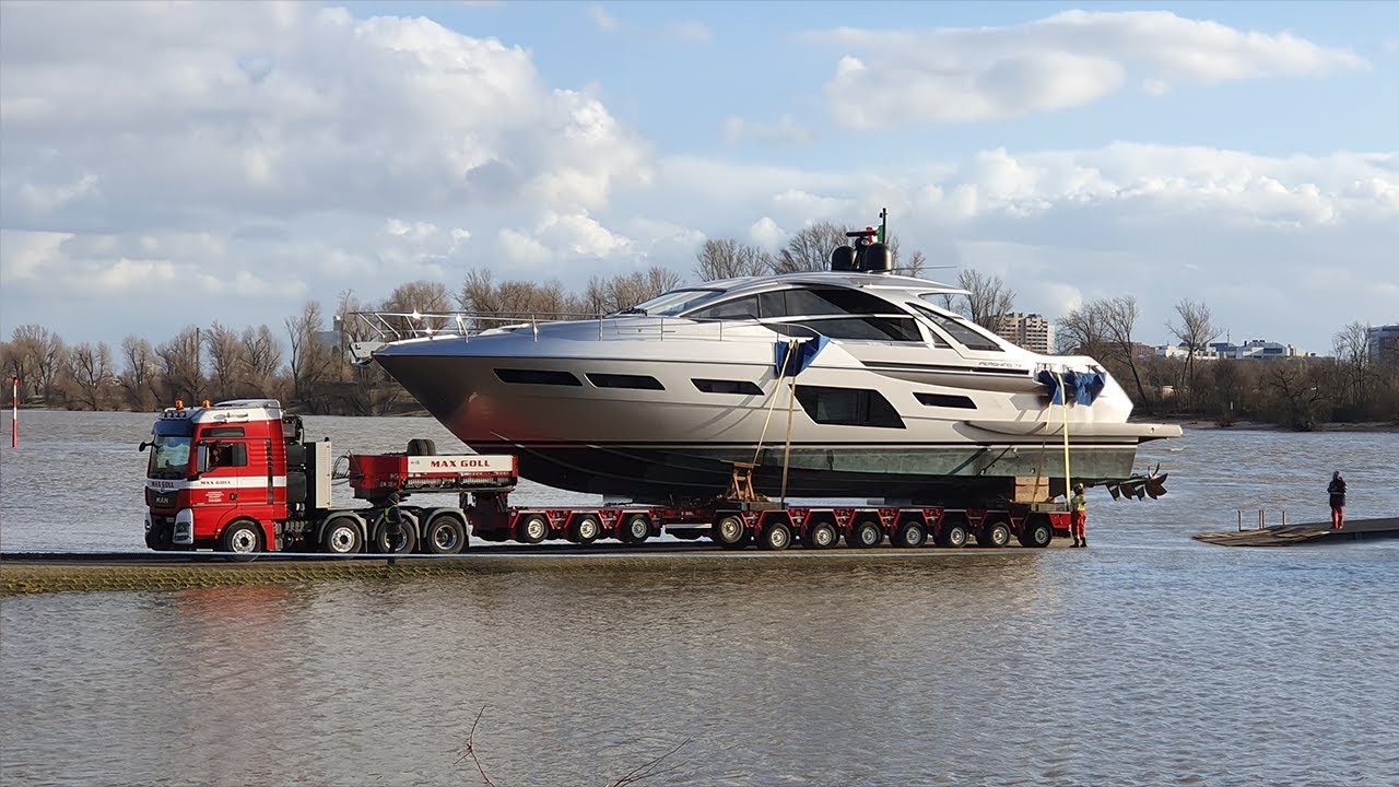 Loading Mega-Yachts during Flood / Heavy Haulage to the Pontoon | Boot 2020