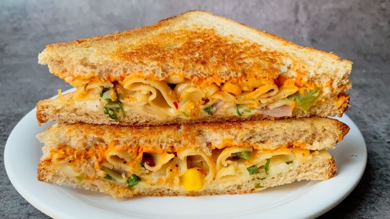Cheesy MACARONI sandwich | Pasta Sandwich | Breakfast recipe | Flavours Of Food