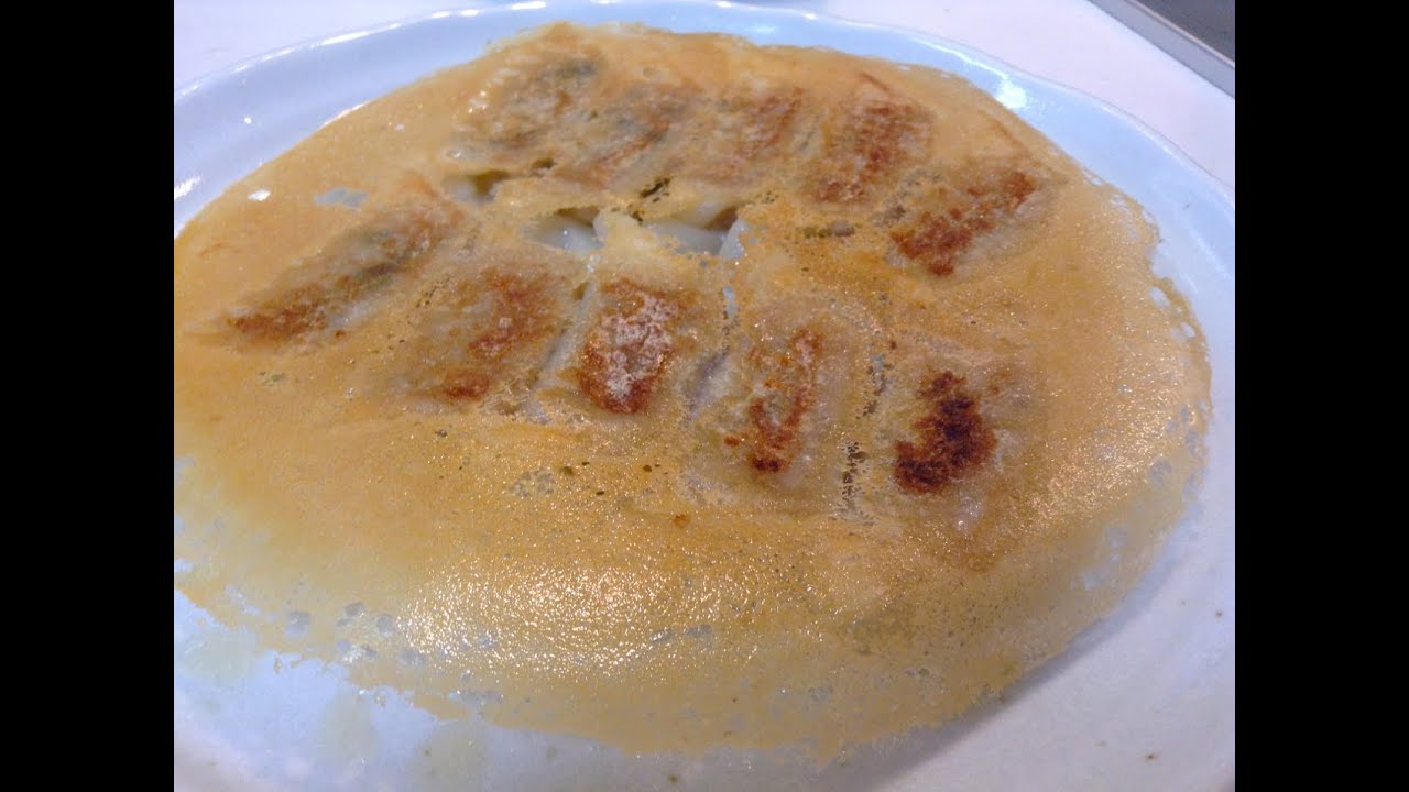 How to Make Pan-Fried Dumplings with Wing (鍋貼, Yaki Gyoza) 焼き餃子