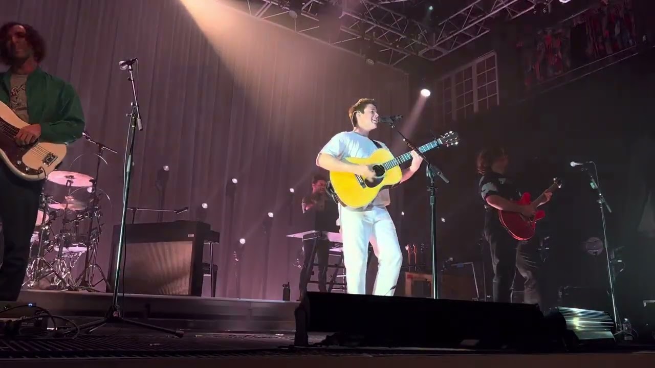 Alec Benjamin “Dopamine Addict” Live - The (un)commentary Tour