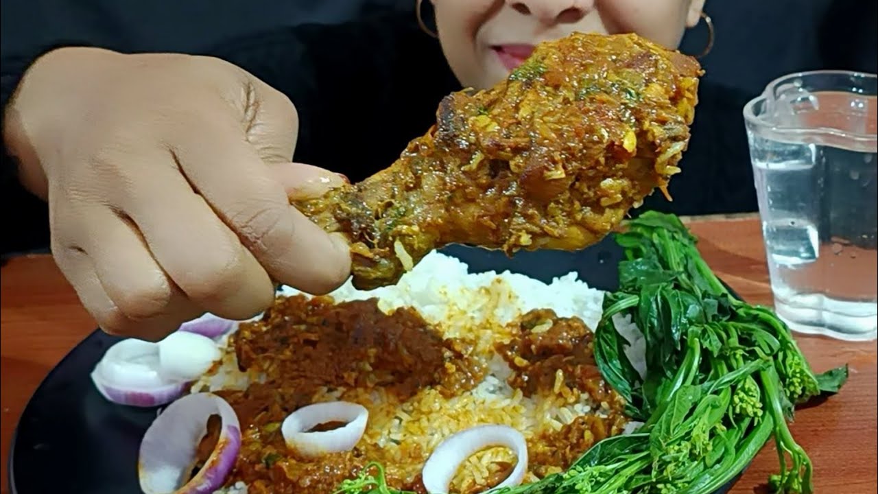 Eating chicken leg piece😋 #mukbang #eating#chicken 