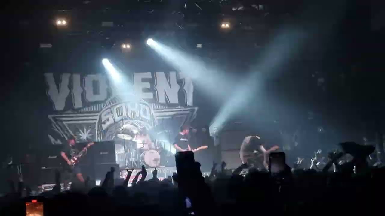 VIOLENT SOHO - Covered In Chrome (live)
