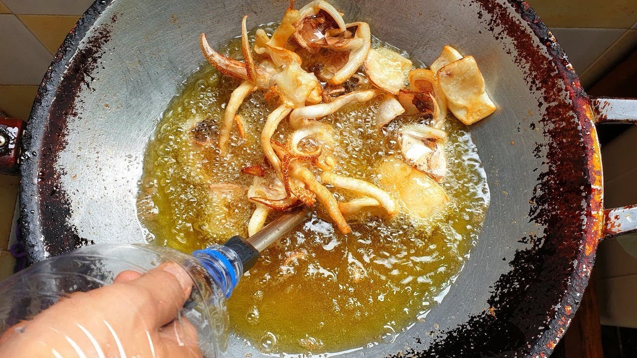กับข้าวกับปลาโอ 480 : หมึกแดดเดียว Sun-dried squid วิธีทอดหมึกไม่ให้น้ำมันกระเด็นโดนมือ