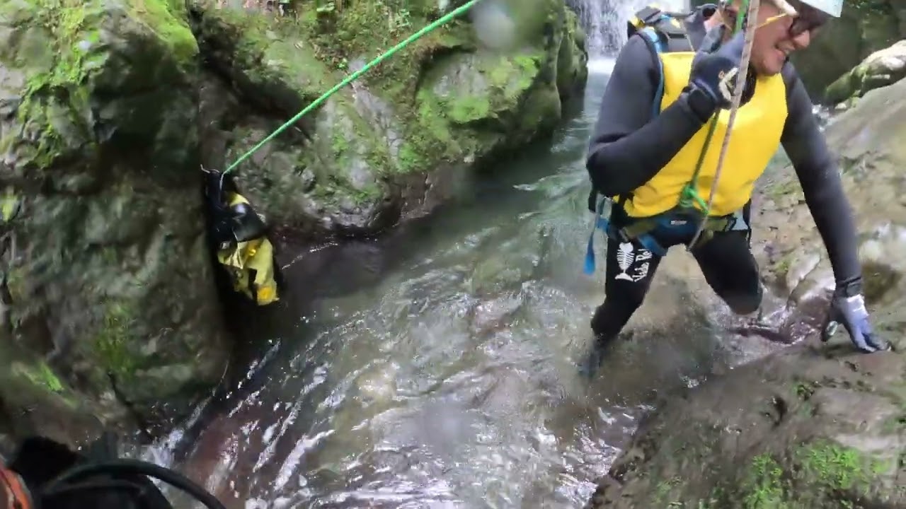 石川県　キャニオニング　ZIPライン