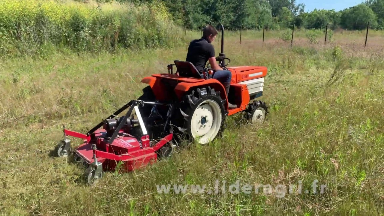 Tondeuse 3 lames arri&egrave;re sur micro tracteur www.lideragri.fr