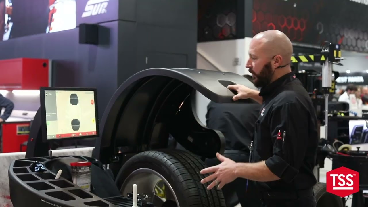 B1200P Automatic Diagnostic Wheel Balancer