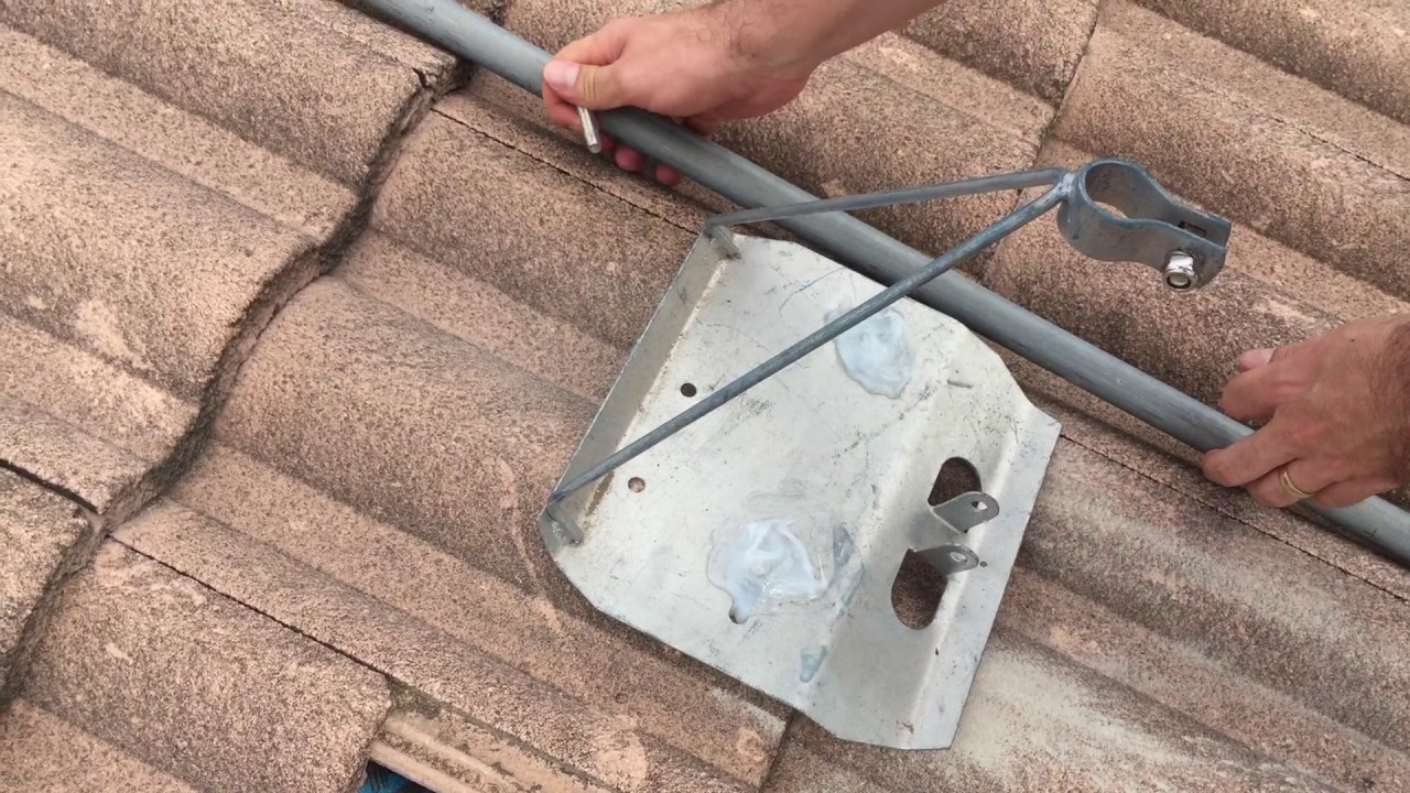 Как установить штатив для телевизионной антенны на черепичной крыше