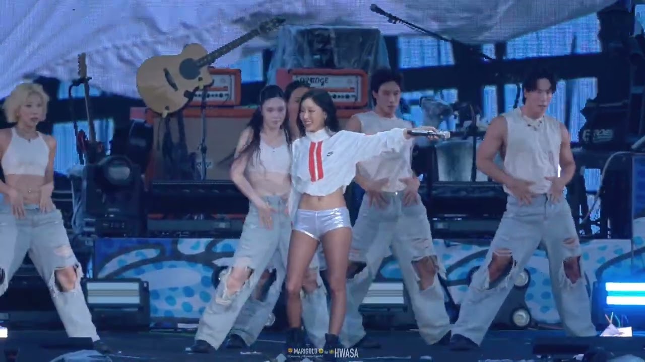 [4k] 250815 마마무 화사 부산 싸이 흠뻑쇼 직캠 MAMAMOO HWASA Busan Psy summer swag fancam (mixed official video) 🦁💃