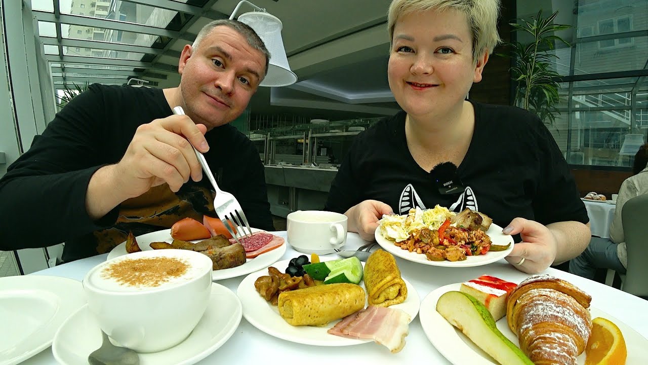 Мукбанг ОБЖИРАЕМСЯ за завтраком в Сочи! ШИКАРНЫЙ шведский стол в отеле Адриано в Адлере