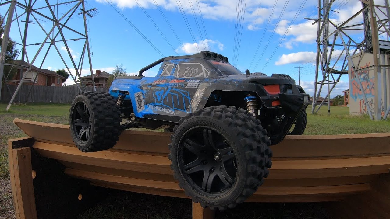 UD1201 FUN under HIGH voltage powerlines😱🤦