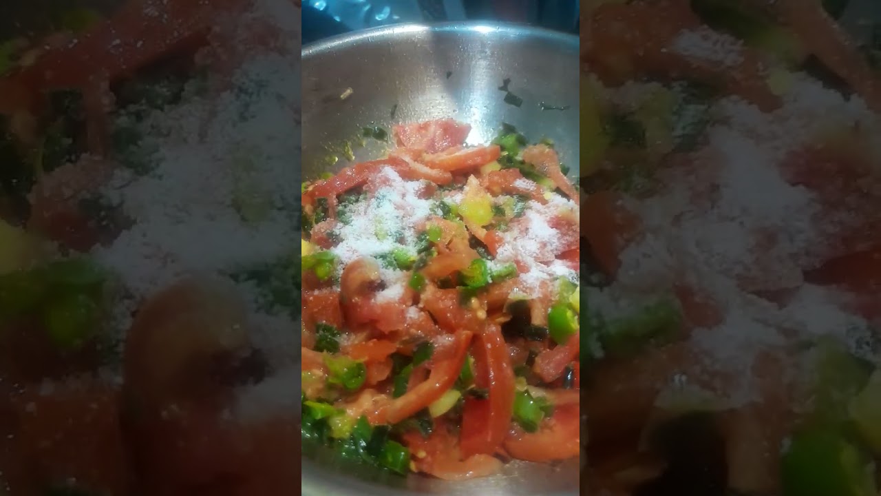 Tamatar pyaz ki chatni please like subscribe or share kijiye 