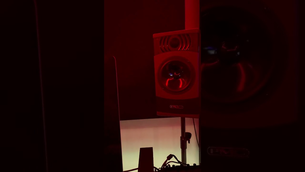 ZOOCCI COKE DOPE PREVIEWS NEW BANGER!!! ITCHIN' PIFFIN' SHOTS FIRED!!