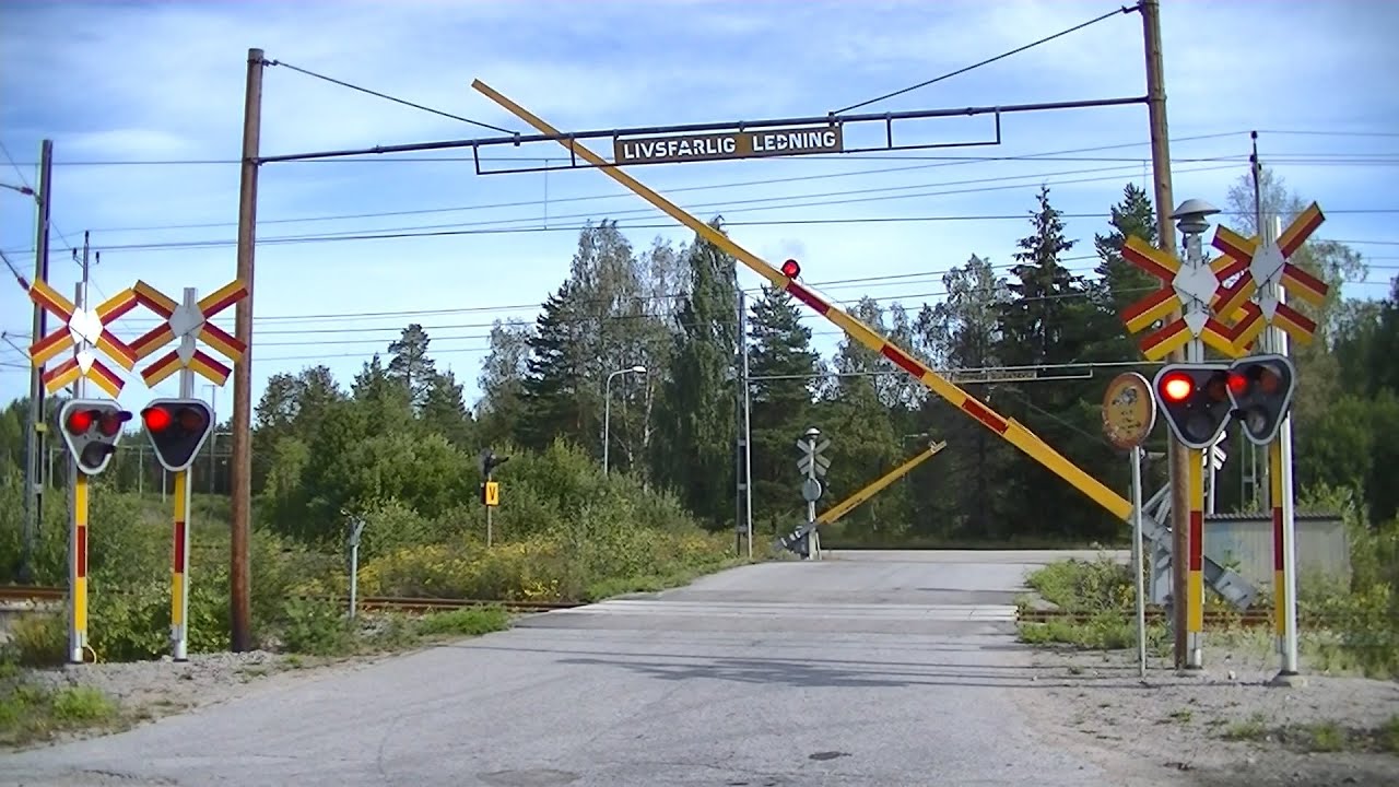 Spoorwegovergang Söderhamn (S) // Railroad crossing // Järnvägsövergång