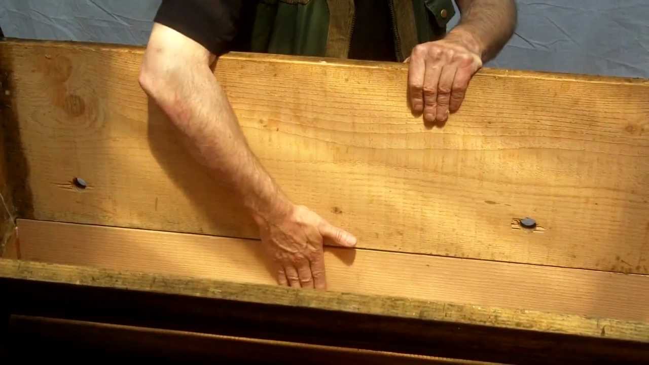 How to make an 'Eco Floor' for the Horizontal Top Bar Hive