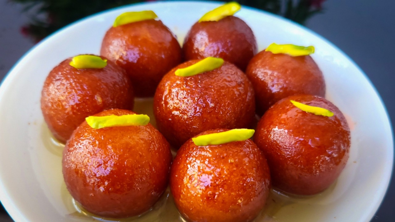 Gulab Jamun Recipe | गुलाब जामुन जो मुह मे जाते ही घुल जाए